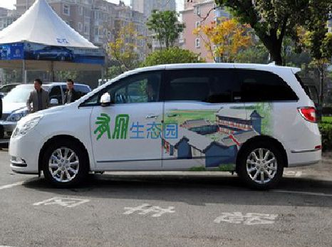 湖口户外车贴喷绘如何保持效果?