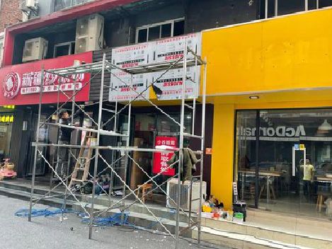 湖口制作广告招牌如何避免它发黄？